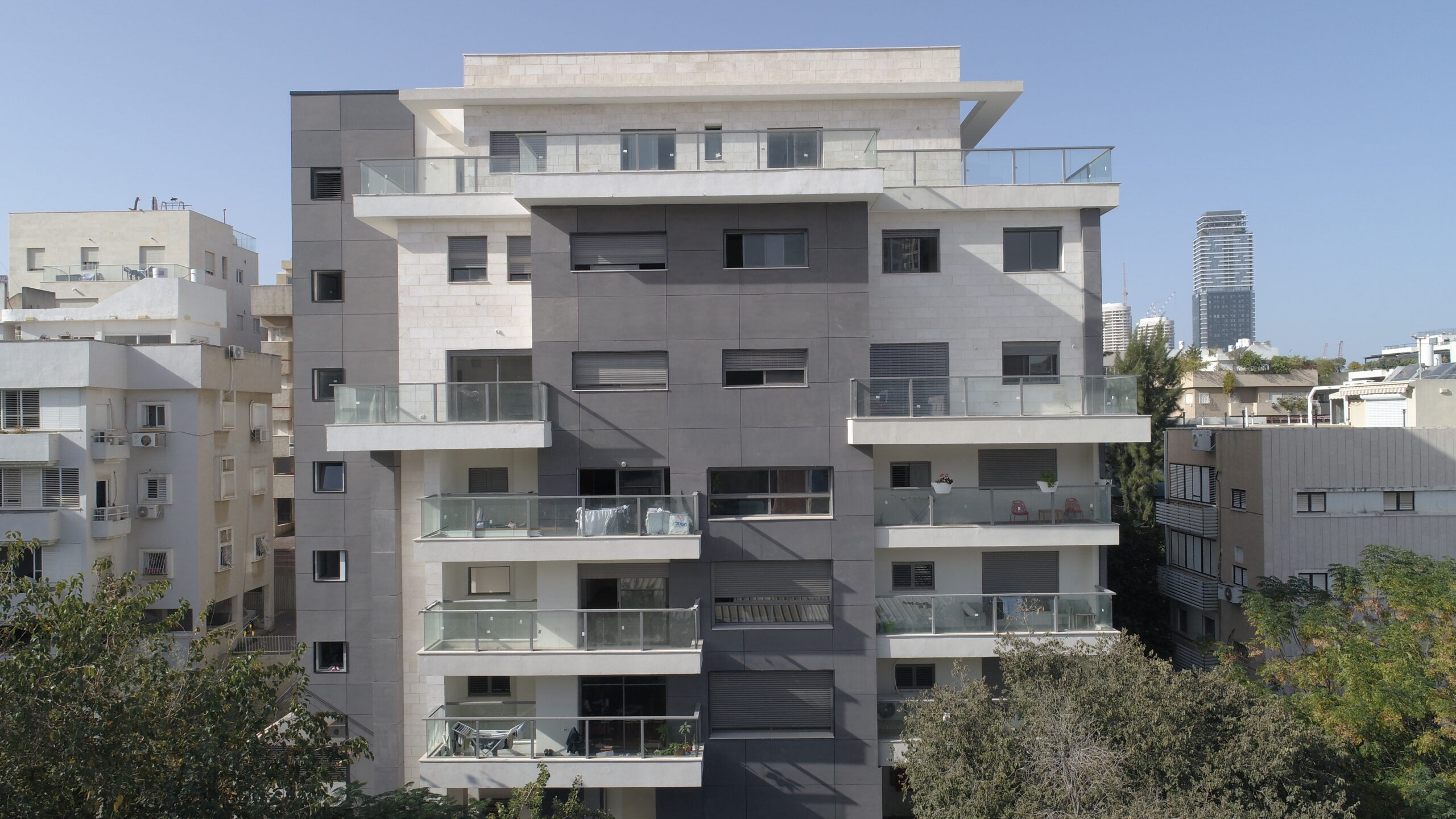קלעי 8, גבעתיים